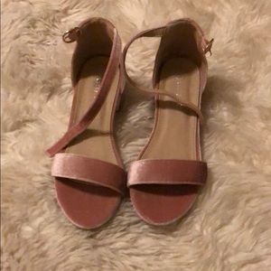 Little girls new pink velvet heels